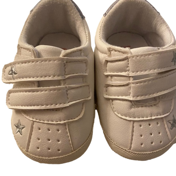 Kensie Baby Girls White Runners Size 2 - Picture 8 of 8